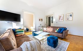 Charming 2Bedroom Old Town Apartment